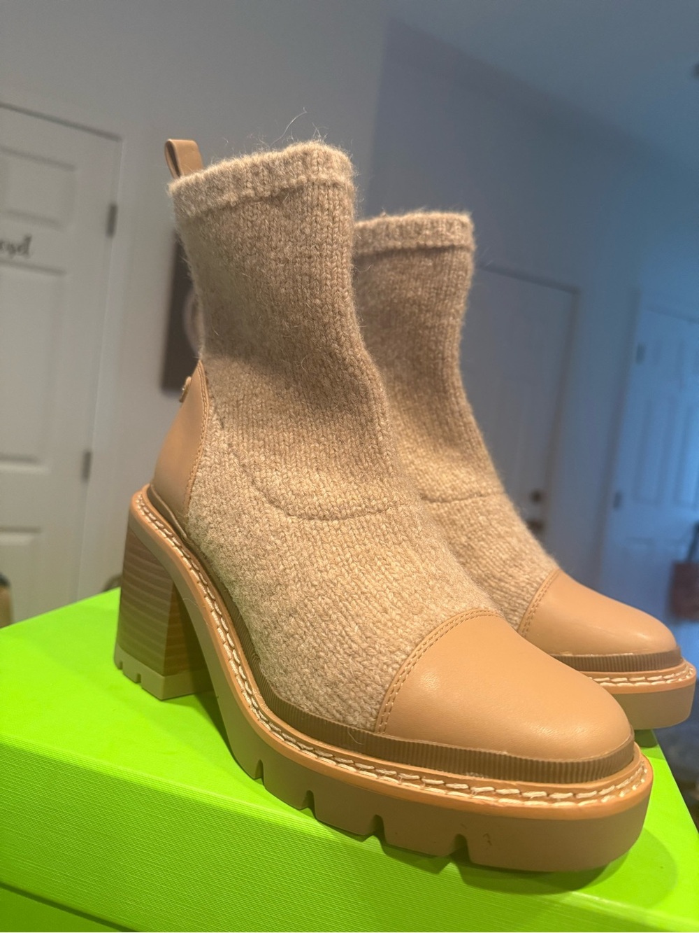 Sam Edelman Tan Knit Sock Chelsea Heeled Boots size 5.5
